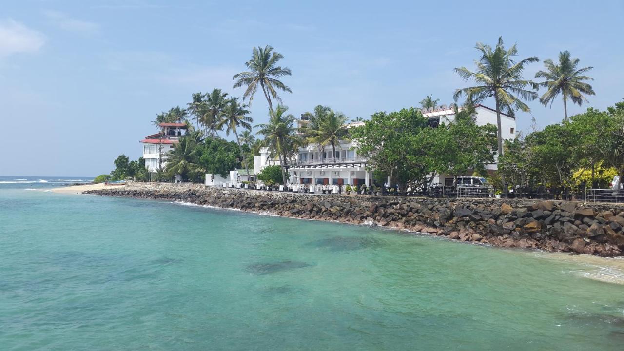 Goviyapana Beach Hotel Ahangama Extérieur photo