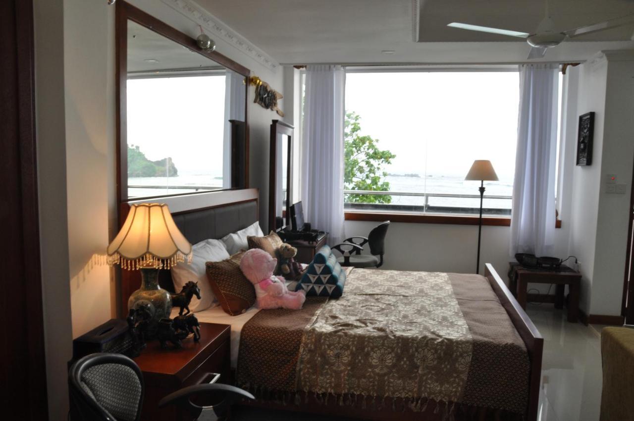 Goviyapana Beach Hotel Ahangama Extérieur photo