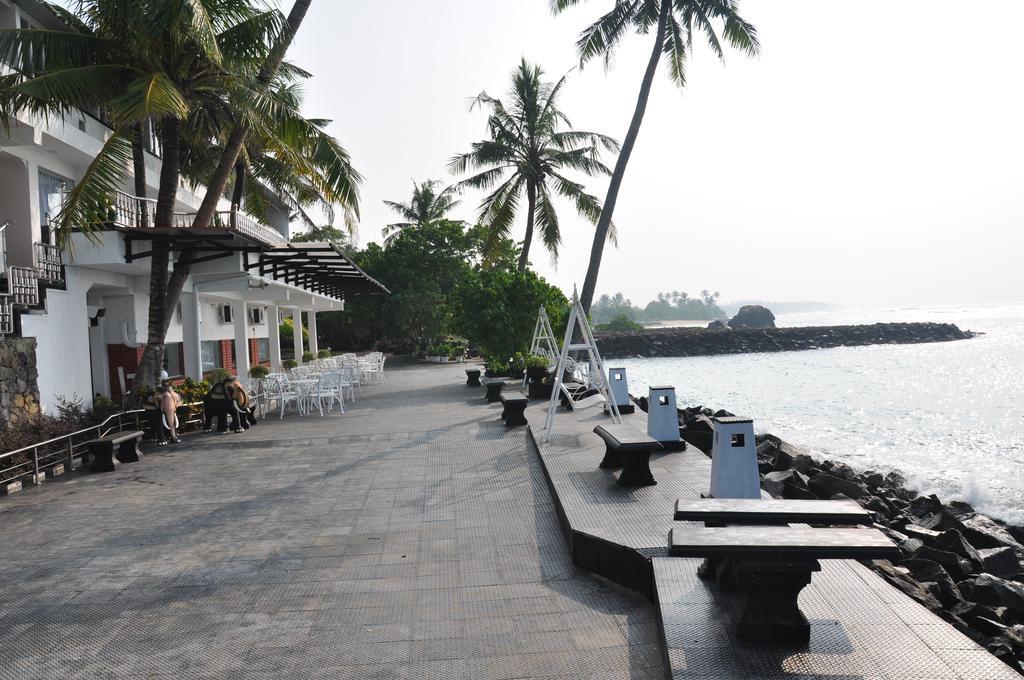 Goviyapana Beach Hotel Ahangama Extérieur photo